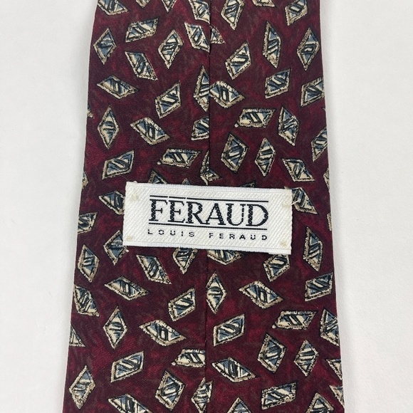 Louis Feraud Tie Mens Red Diamonds 100% Italian Silk - Picture 5 of 5